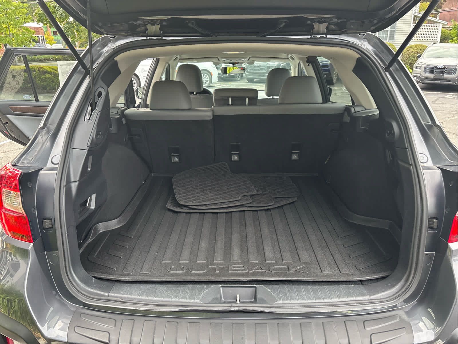 Used 2018 Subaru Outback 2.5i Limited AWD/4WD image 33