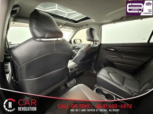 Used 2022 Toyota Highlander XLE image 38