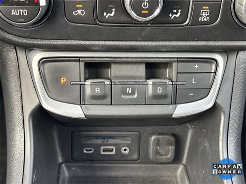 Used 2022 GMC Terrain SLT w/ Elevation Edition image 19