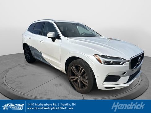 Used 2018 Volvo XC60 T6 Momentum w/ Vision Package image 1