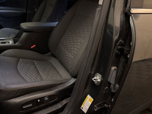 Used 2021 Chevrolet Equinox LT image 11