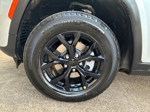 New 2026 Jeep Grand Cherokee Altitude AWD/4WD image 27