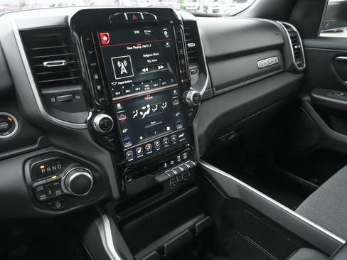 Used 2021 RAM 1500 Big Horn AWD/4WD image 11