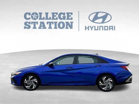 Used 2025 Hyundai Elantra Sport FWD image 7
