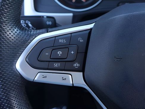 Used 2021 Volkswagen Atlas Cross Sport SE w/ Panoramic Sunroof Package image 20