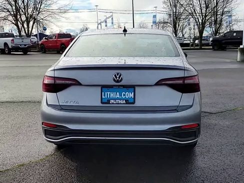 Used 2024 Volkswagen Jetta S image 7