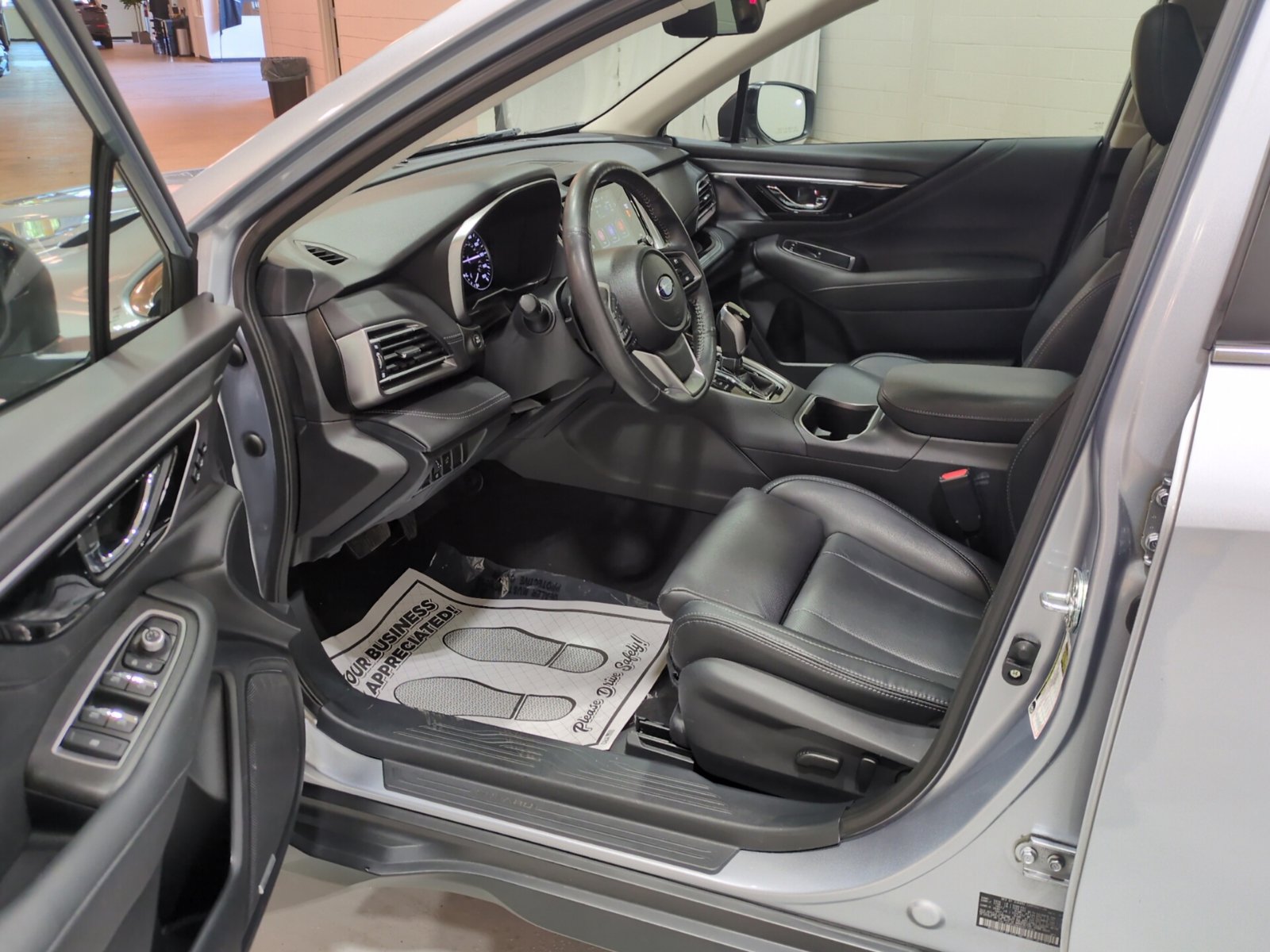 Used 2025 Subaru Outback Limited XT w/ Popular Package #2 AWD/4WD image 17