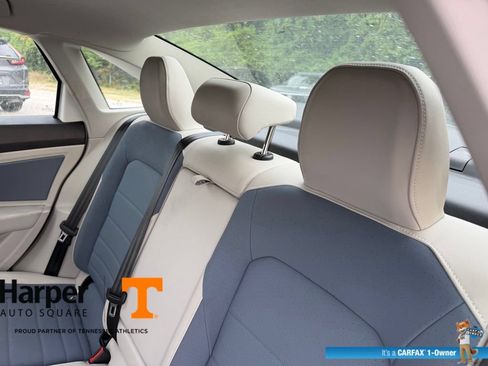 Used 2025 Volkswagen Jetta SE w/ Sunroof Package FWD image 9