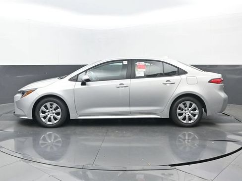 Used 2026 Toyota Corolla LE FWD image 20