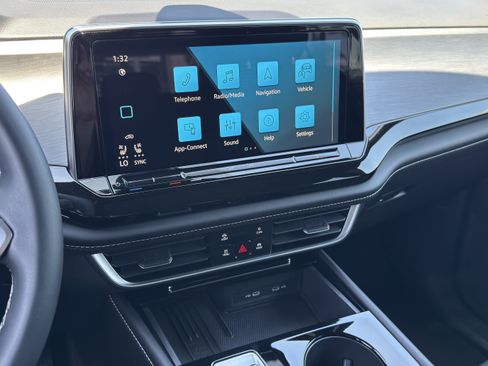Used 2026 Volkswagen Atlas Cross Sport SE w/ Panoramic Sunroof Package AWD/4WD image 24