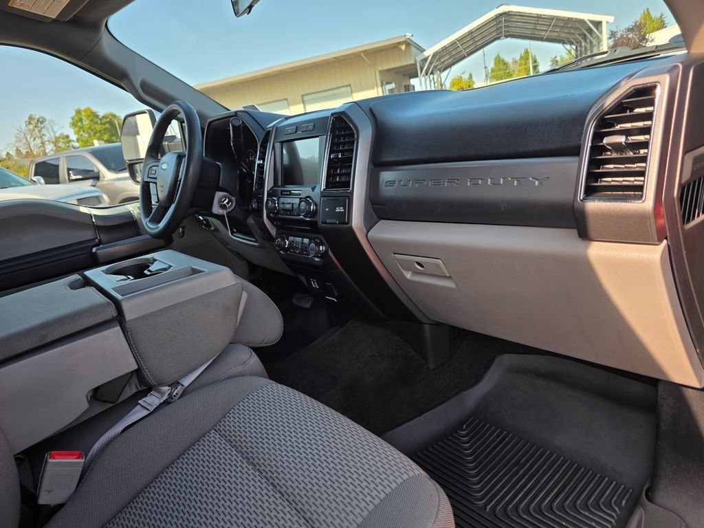 Used 2018 Ford F250 XLT w/ XLT Premium Package AWD/4WD image 21
