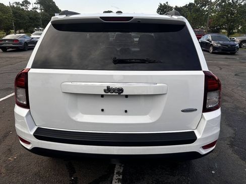 Used 2016 Jeep Compass Latitude FWD image 4