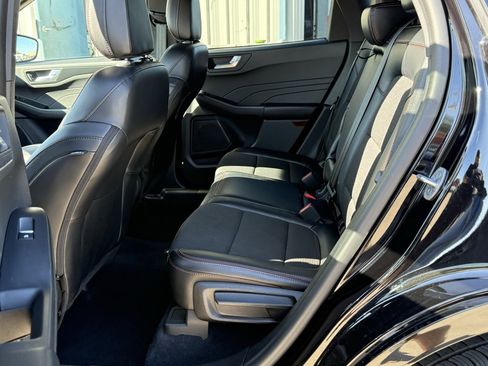 Used 2023 Ford Escape ST-Line image 18