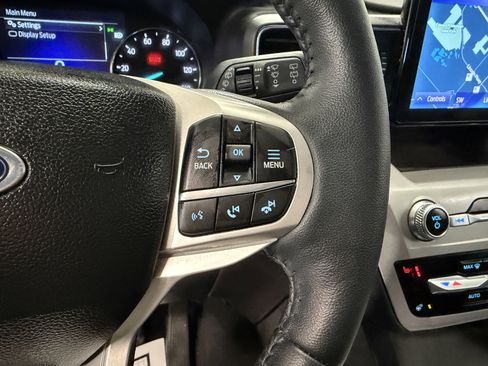 Used 2023 Ford Explorer XLT w/ Equipment Group 202A image 17