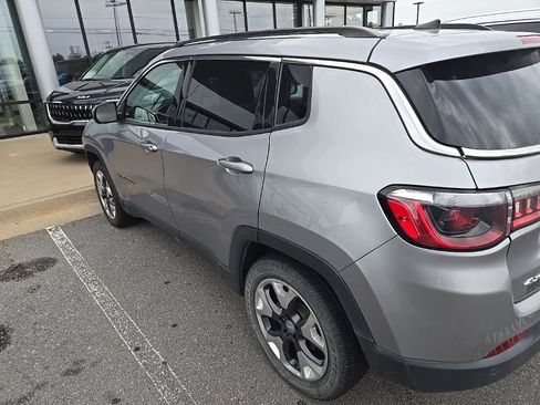 Used 2021 Jeep Compass Limited AWD/4WD image 4