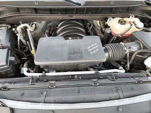 Used 2025 Chevrolet Suburban Z71 AWD/4WD image 15