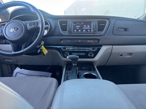 Used 2019 Kia Sedona L image 20