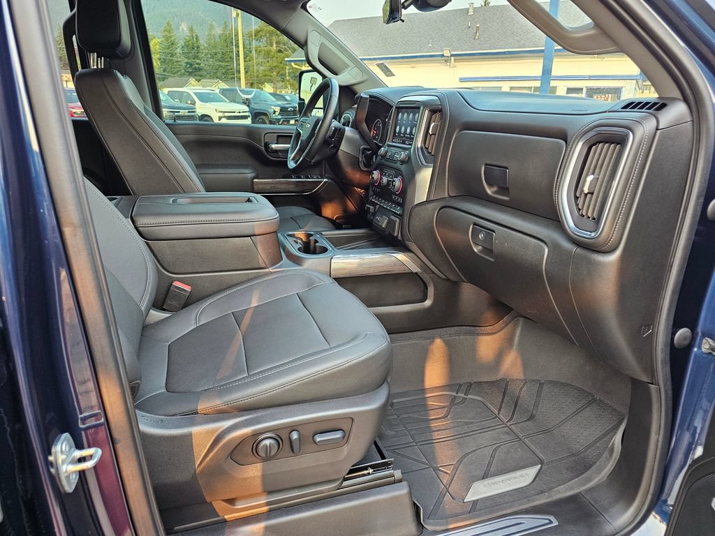 Certified 2022 Chevrolet Silverado 3500 LTZ w/ LTZ Premium Package AWD/4WD image 12