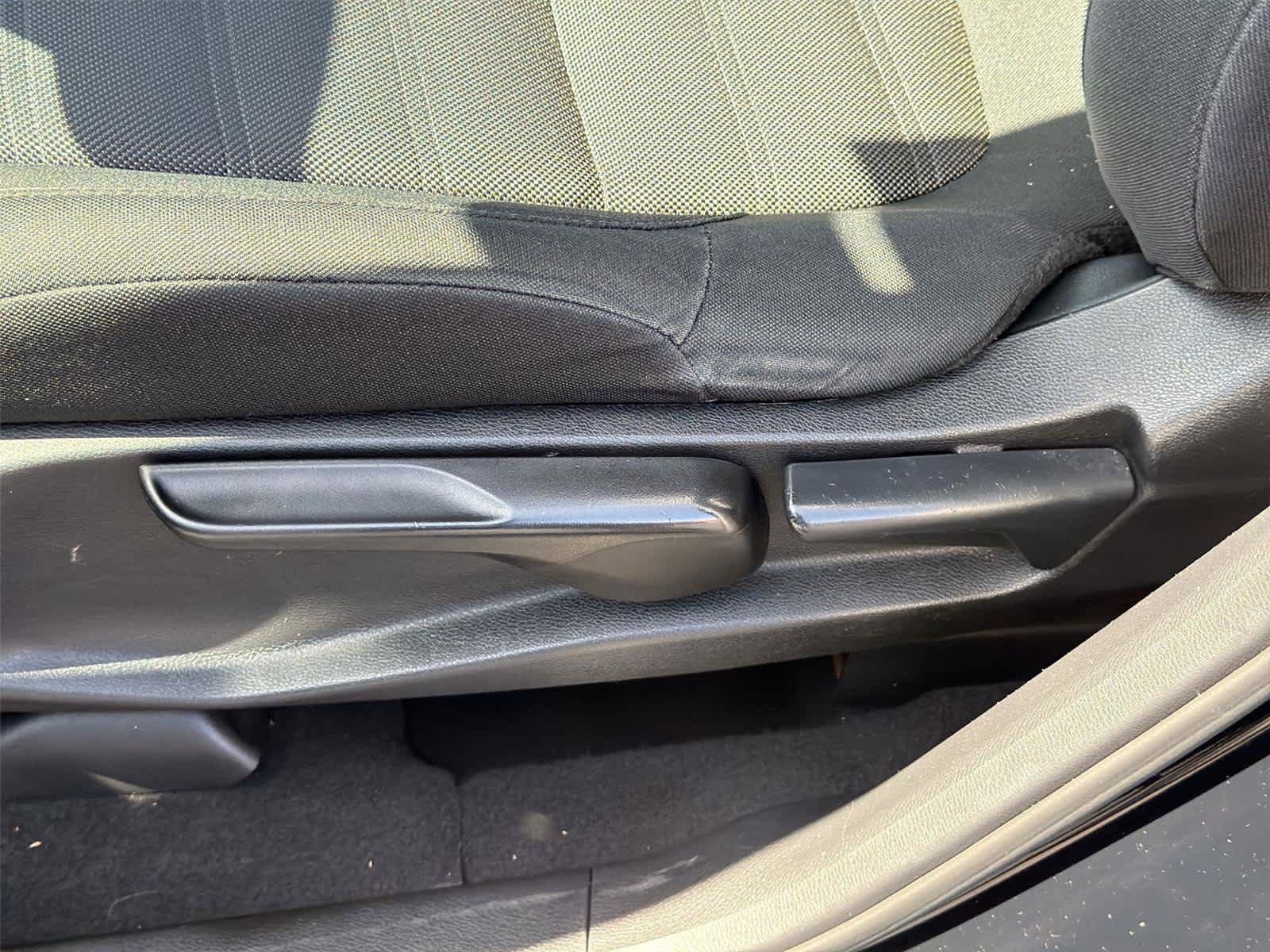 Used 2017 Honda CR-V LX image 23