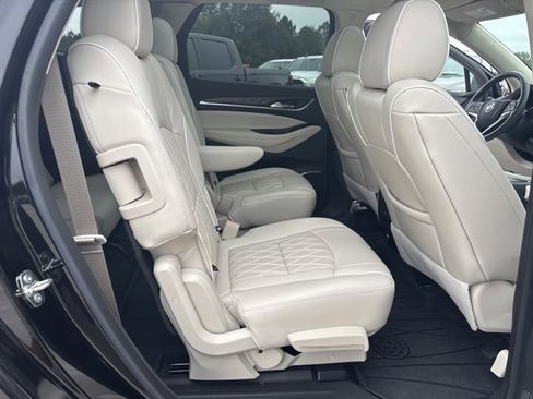 Used 2023 Buick Enclave Avenir w/ Avenir Technology Package image 18