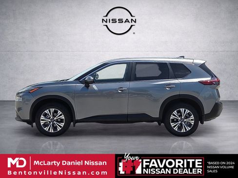 Used 2023 Nissan Rogue SV FWD image 3