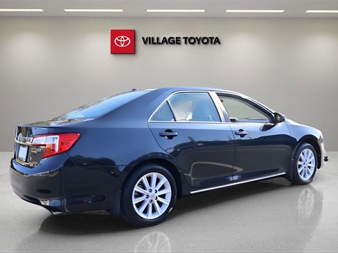 Used 2014 Toyota Camry XLE image 5