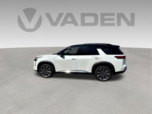 New 2026 Nissan Pathfinder Platinum FWD image 31