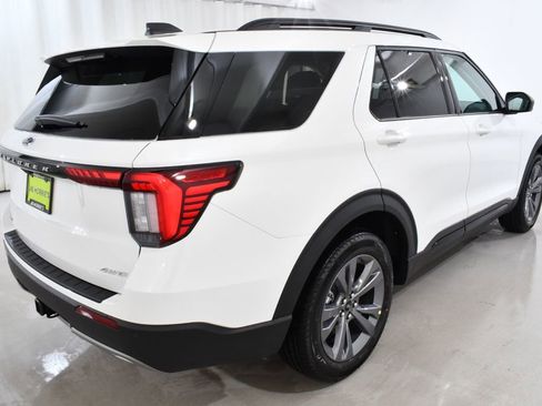 New 2026 Ford Explorer Active w/ Active Comfort Package image 11