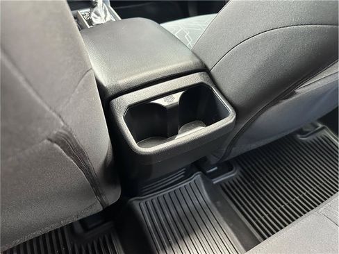 Used 2016 Toyota Tacoma TRD Off-Road AWD/4WD image 17