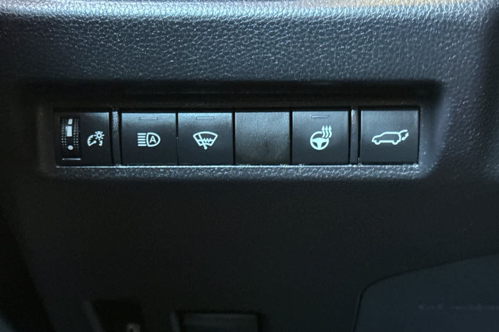 Certified 2021 Toyota RAV4 XSE w/ XSE Grade Weather Package AWD/4WD image 31
