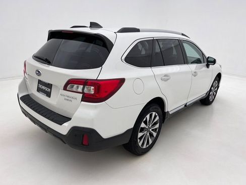 Used 2018 Subaru Outback 3.6R Touring AWD/4WD image 7