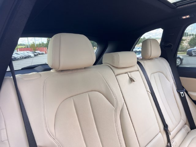 Used 2021 BMW X5 sDrive40i w/ Premium Package RWD image 30