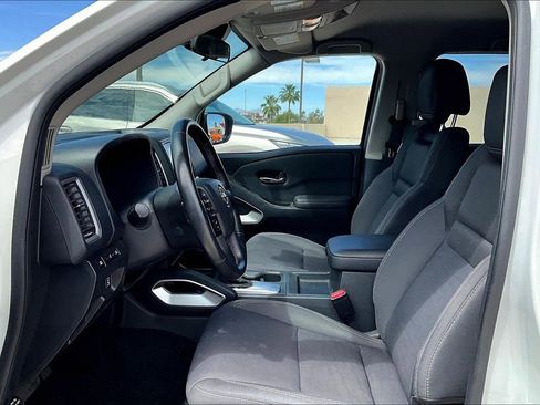 Used 2024 Nissan Frontier SV w/ SV Convenience Package image 5