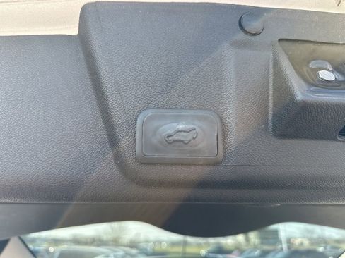 Used 2016 Buick Enclave Premium w/ Experience Buick Package image 10