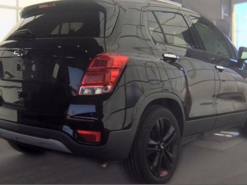 Used 2018 Chevrolet Trax LT w/ Redline Edition FWD image 2