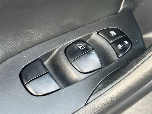 Used 2017 Nissan Altima 2.5 SV w/ Interior Lighting Package image 14