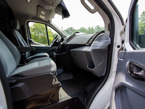 Used 2019 Ford Transit 250 130 Low Roof image 16