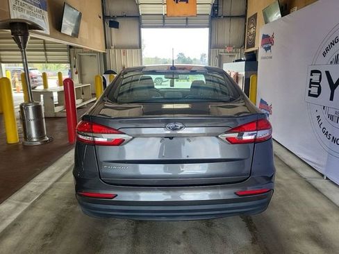 Used 2019 Ford Fusion S image 3