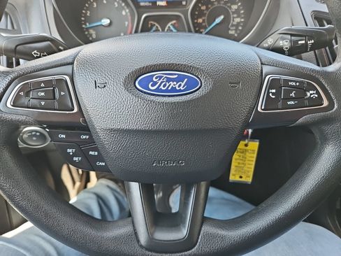 Used 2016 Ford Focus SE FWD image 22