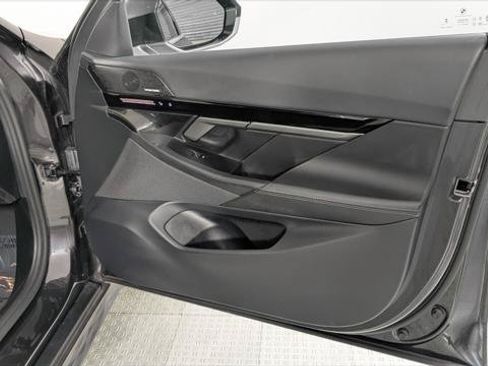 Used 2025 BMW 530i w/ Premium Package RWD image 22