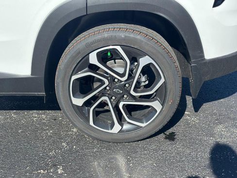 New 2026 Chevrolet Trax RS image 4