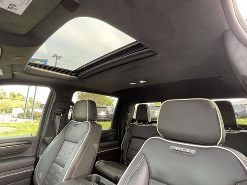 Used 2025 GMC Sierra 2500 AT4X image 17