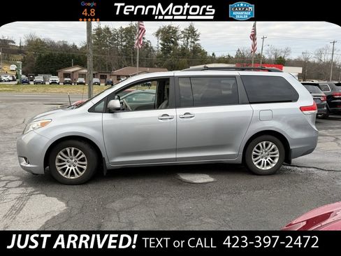 Used 2014 Toyota Sienna XLE image 8