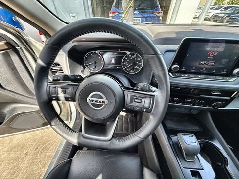 Used 2021 Nissan Rogue SV w/ Premium Package FWD image 14