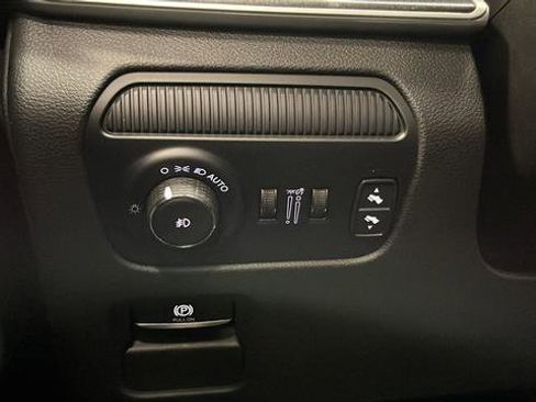 Used 2023 Jeep Wagoneer 4WD image 30