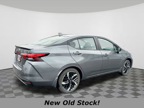 Used 2025 Nissan Versa SR w/ Trunk Package image 3