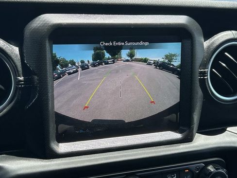 Used 2023 Jeep Wrangler Unlimited Sahara w/ Cold Weather Group AWD/4WD image 31