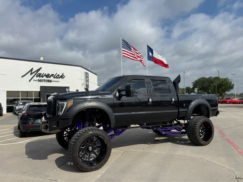 Used 2014 Ford F250 Platinum w/ FX4 Off-Road Package AWD/4WD image 1