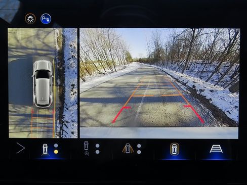 New 2026 Chevrolet Equinox LT w/ Safety and Technology Package image 8