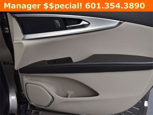 Used 2020 Lincoln Nautilus FWD w/ Equipment Group 101A image 23